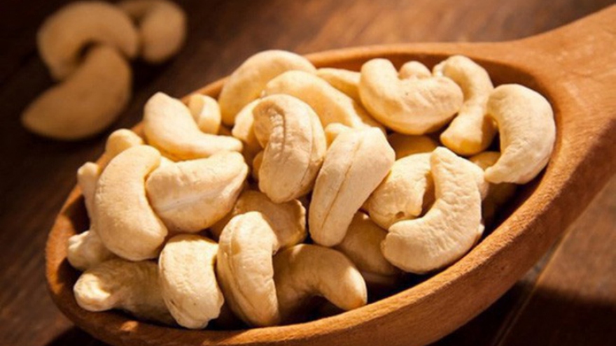 Vietnam spends US$1 billion importing cashew nuts over four months
