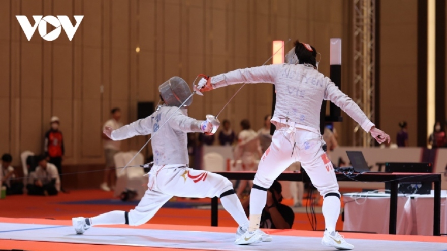 Vietnam wins gold medal in fencing at SEA Games 32