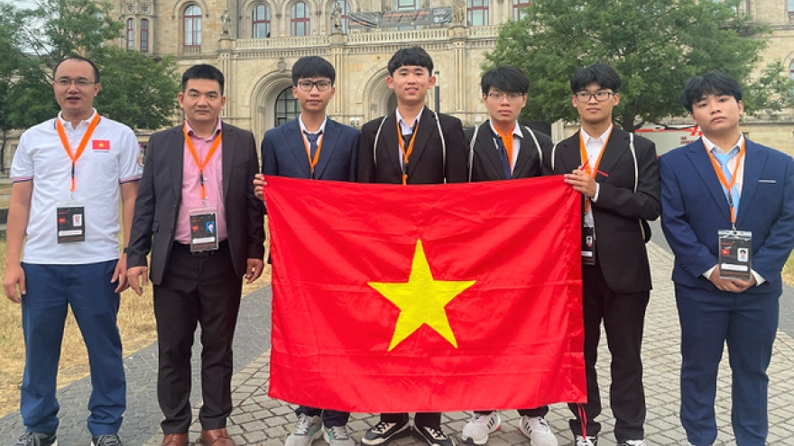 Vietnam wins gold at European Physics Olympiad