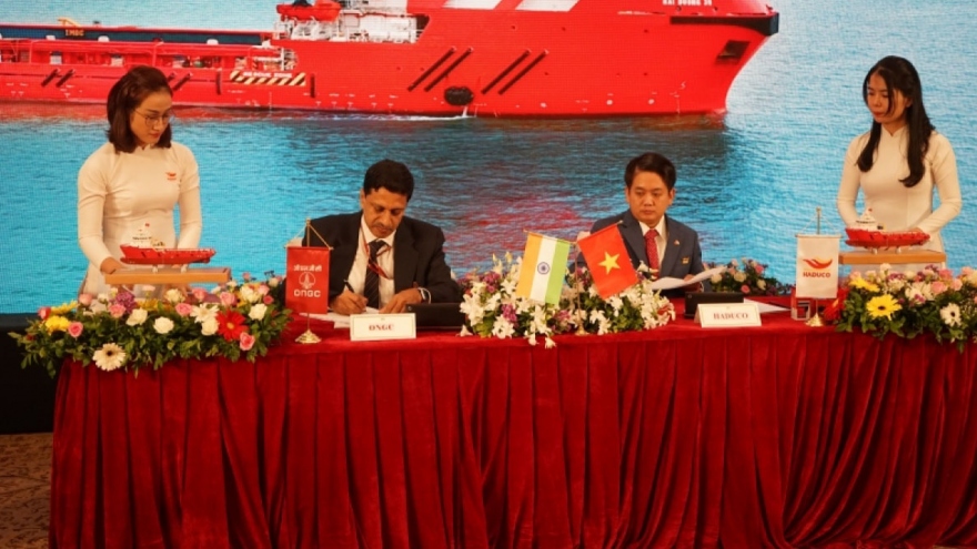 Vietnam and India ink deal on supplying oil and gas exploitation services