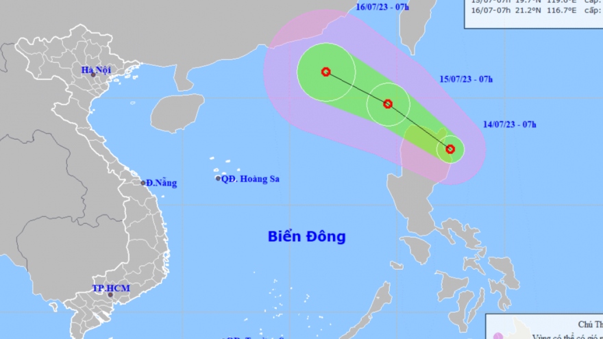 Tropical depression heads towards East Sea, gains strength