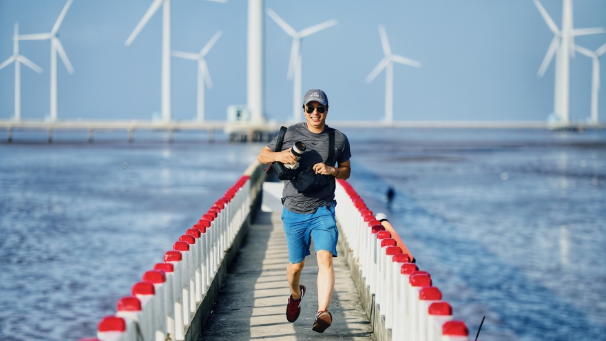 Discovering wind farm as new tourist spot in Bac Lieu province