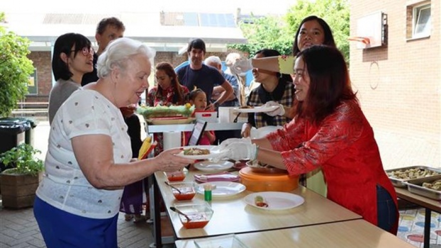 “Tet in Summer” held in Belgium to raise funds for Vietnamese poor children
