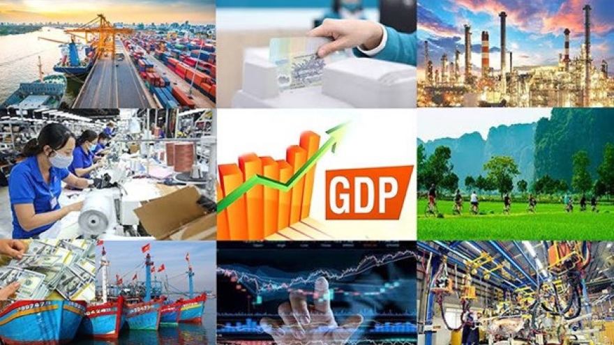 Experts give recommendations to boost economic growth in new context