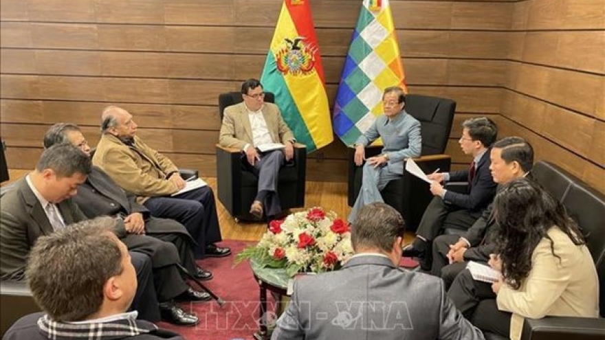 Party delegation pays working visit to Bolivia