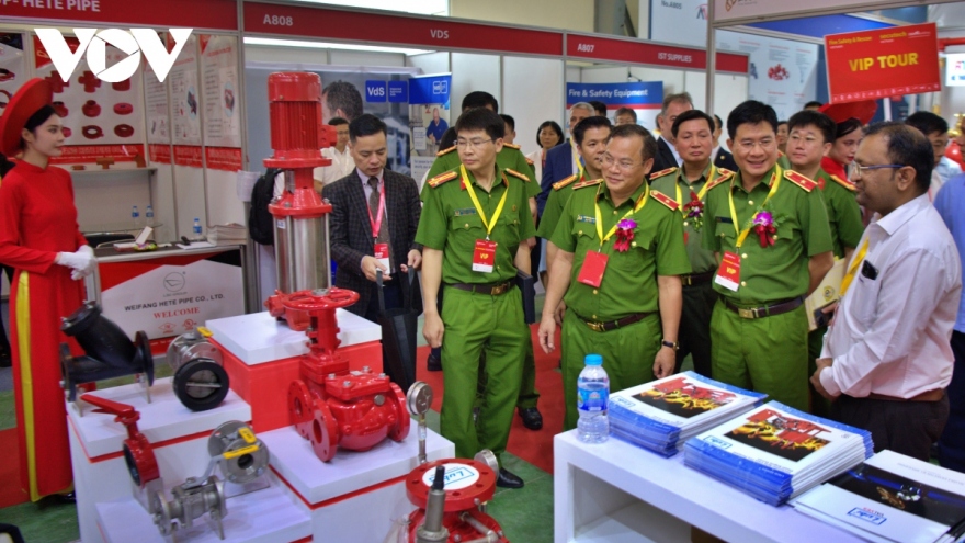 Hanoi hosts int'l expo on fire safety, rescue, and smart buildings