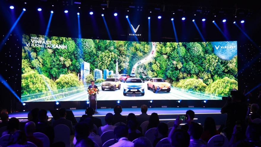 VinFast opens largest series of electric car exhibitions