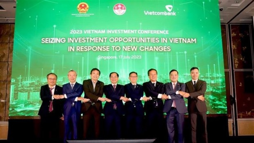 Investment cooperation a highlight in Vietnam-Singapore ties: FM