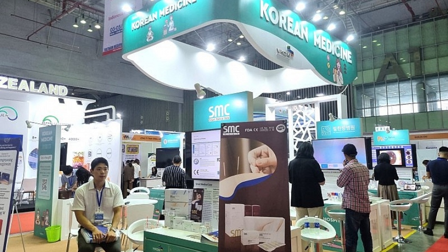 400 businesses seek trade opportunities at Vietnam Medipharm Expo 2023