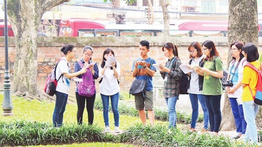 Youngsters passionate in spreading Hanoi’s image among foreign tourists