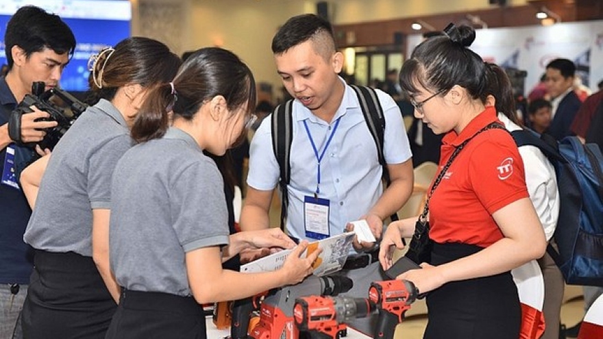 HCM City’s sourcing fair connects supporting-industry buyers, suppliers