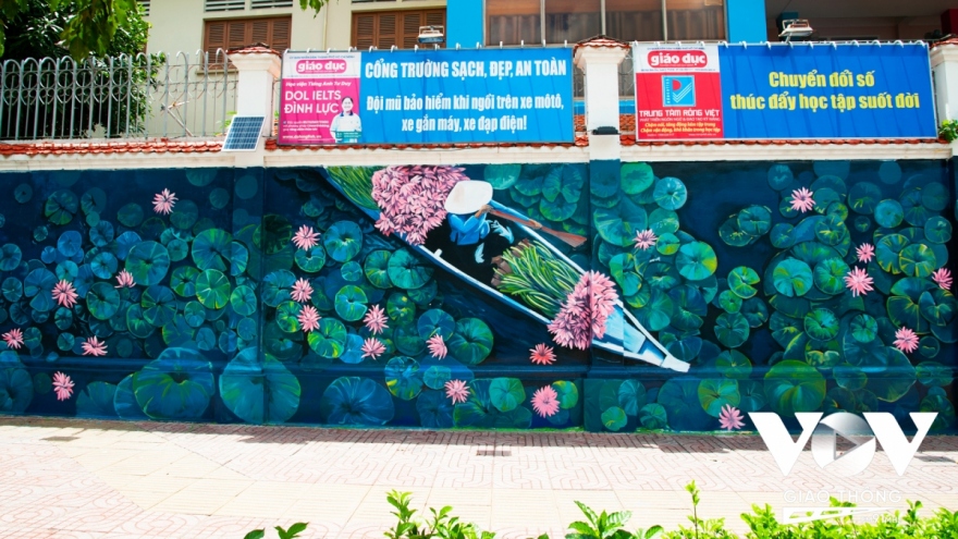 Murals give new look to Ho Chi Minh City streets