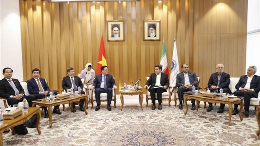 NA Chairman hosts head of Iran Chamber of Commerce, Industries, Mines, Agriculture