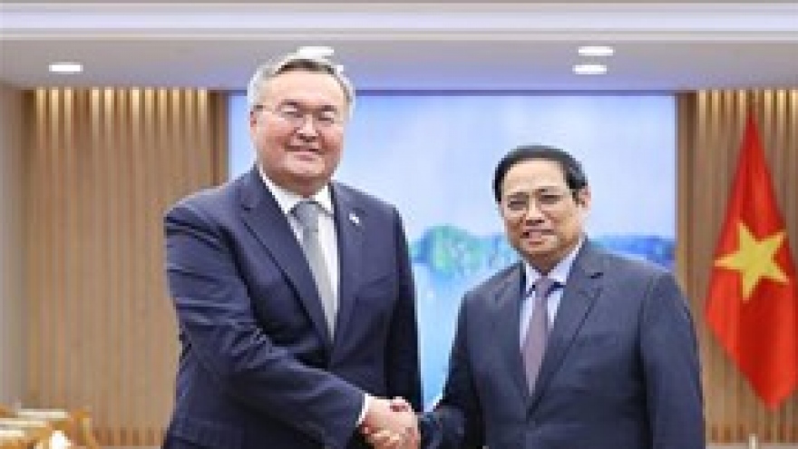 Kazakh President’s Vietnam visit hoped to lift bilateral ties to new height