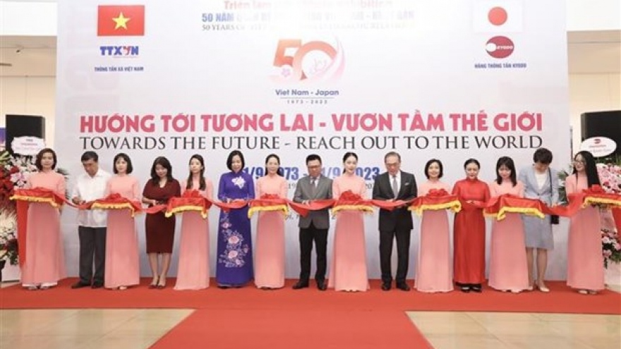 Photo exhibition on Vietnam-Japan ties opens