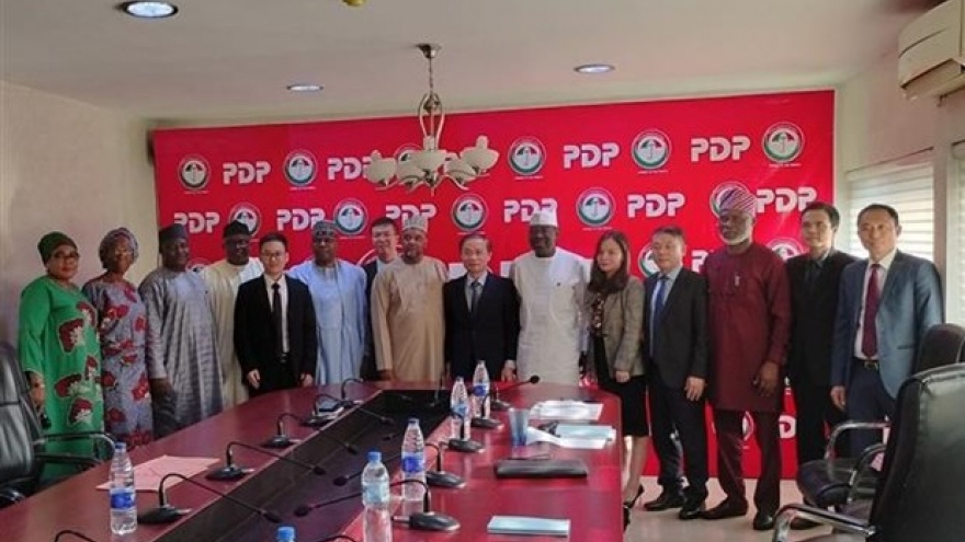 Party delegation visits Nigeria