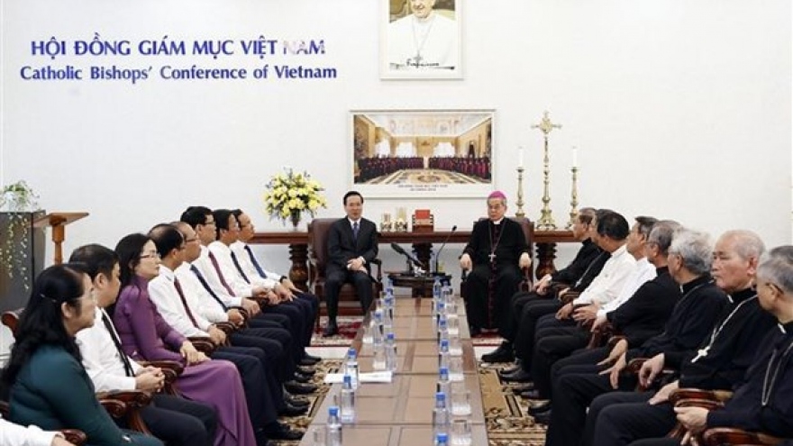 President pays first visit to Catholic Bishops' Conference of Vietnam