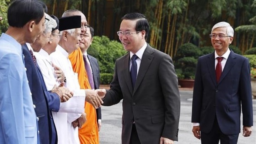 State President meets HCM City’s religious dignitaries, intellectuals