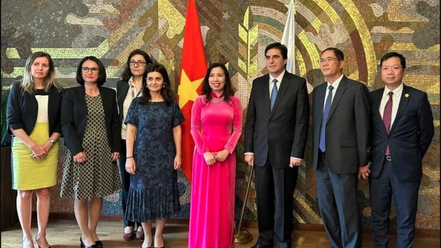 Vietnamese and Bulgarian Deputy FMs compare notes on bilateral ties