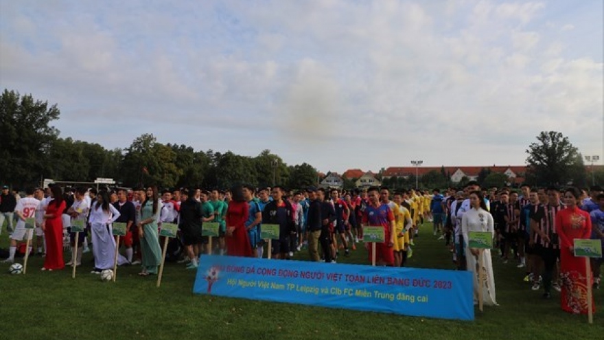Vietnamese community in Germany holds football tournament