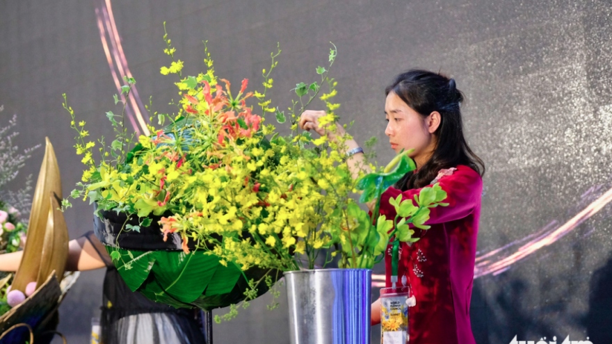 200 floral designers attend international flower arrangement contest in Da Lat