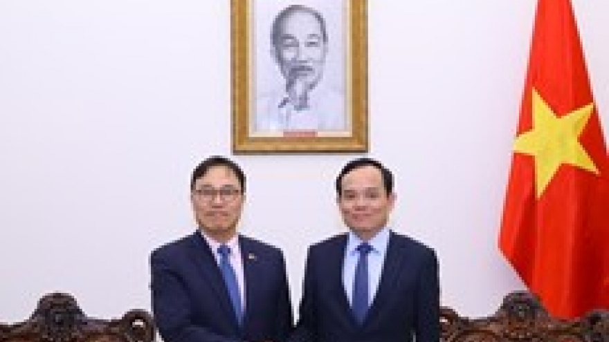 Deputy PM hosts new RoK Ambassador