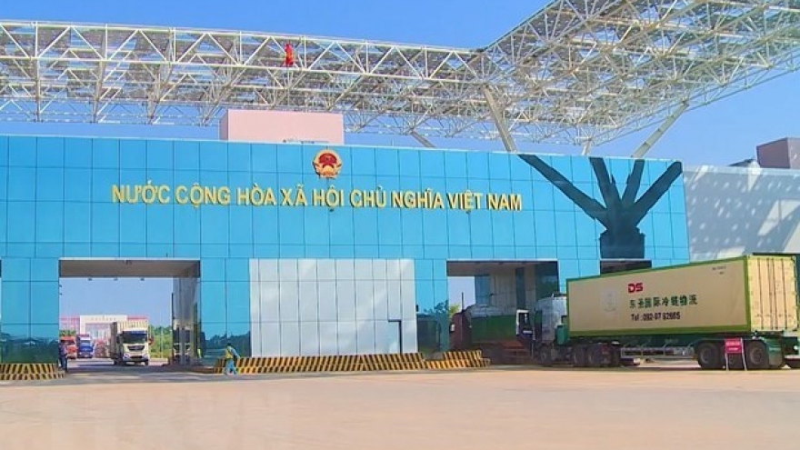 Cross border trade through Mong Cai border gate reaches nearly US$2.5 billion