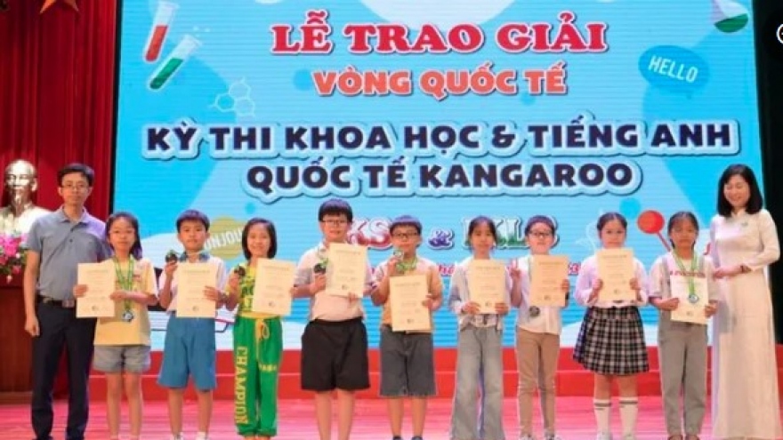 Ca Mau student wins CREST English Olympiad