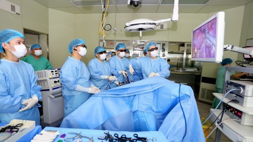 Hue Central Hospital wins first prize at ASEAN colorectal surgeon competition