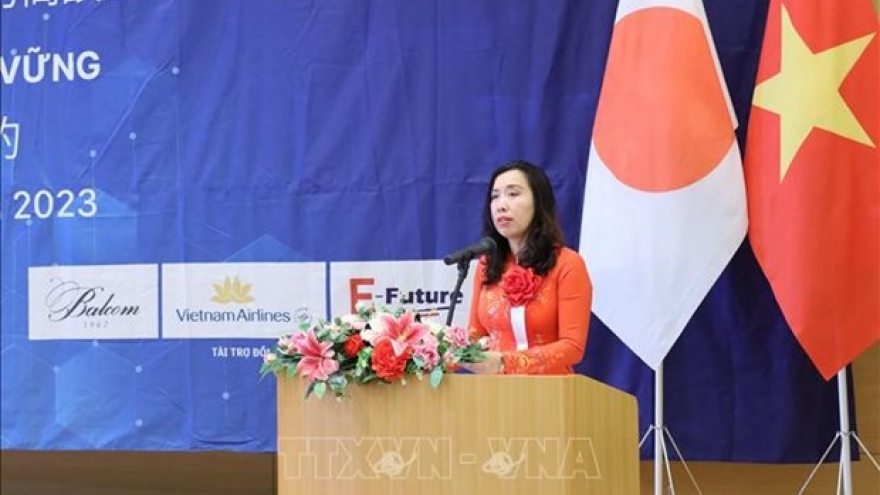 Deputy FM meets with Vietnamese community in Japan’s Kyushu