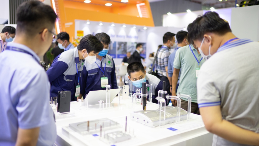 Int'l exhibition on precision engineering and machine tools kicks off in Hanoi