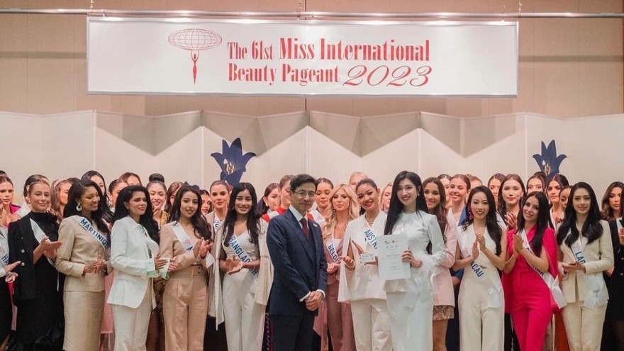 Phuong Nhi wins first prize at Miss International 2023