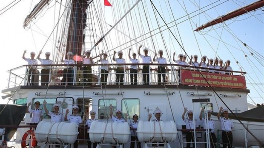 Sailing ship 286-Le Quy Don begins friendly visit to Singapore