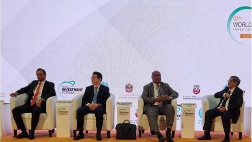 Vietnam actively joins eighth World Investment Forum