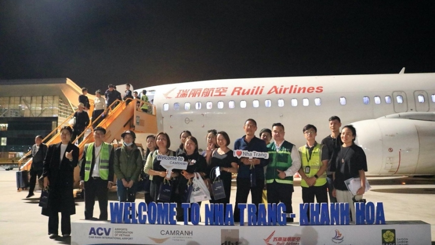 Direct air service between Yunnan and Khanh Hoa launched