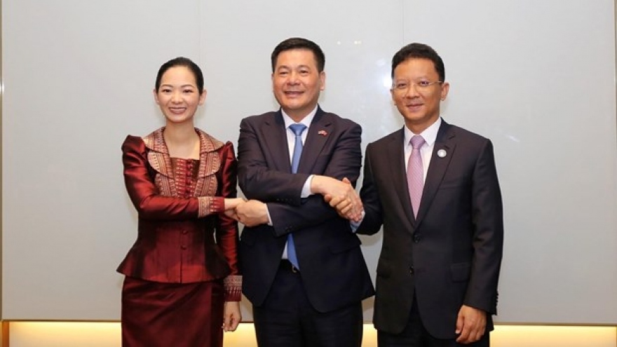 Vietnam, Cambodia promote cooperation in industry and trade