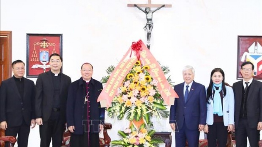 VFF leader pays pre-Christmas visits to Hanoi Archdiocese