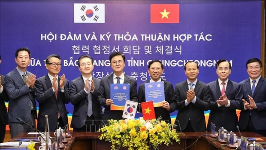 Bac Giang, RoK’s Chungcheongnam province sign cooperation agreement