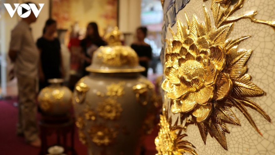 Fine art ceramic exports in November hit highest level