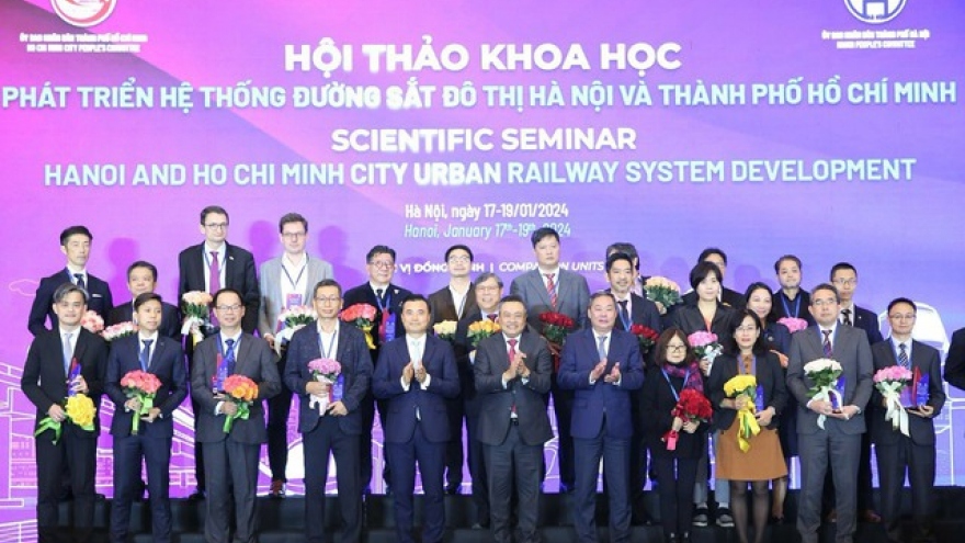 Seminar seeks to develop metro routes in Hanoi, Ho Chi Minh City