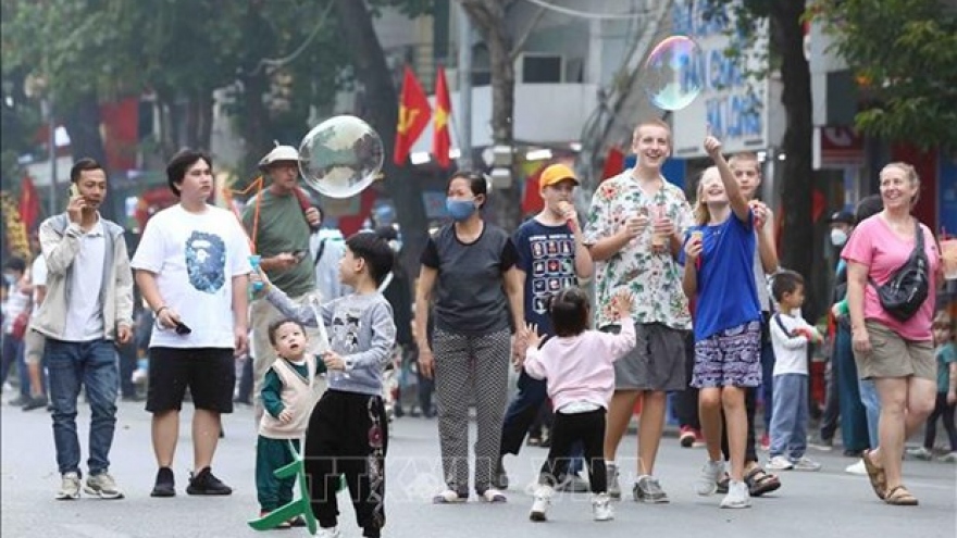 Hanoi unveils plan to attract foreign tourists this year