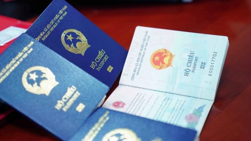 Vietnamese passport drops five places on Henley Passport Index