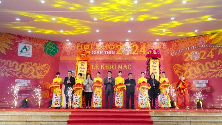 Spring fair opens in Hanoi