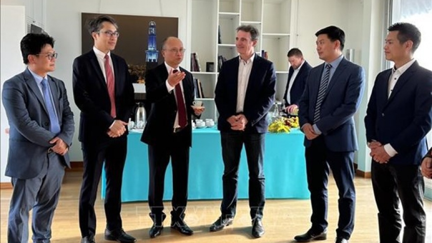 Vietnam seeks stronger cooperation with French city in different fields
