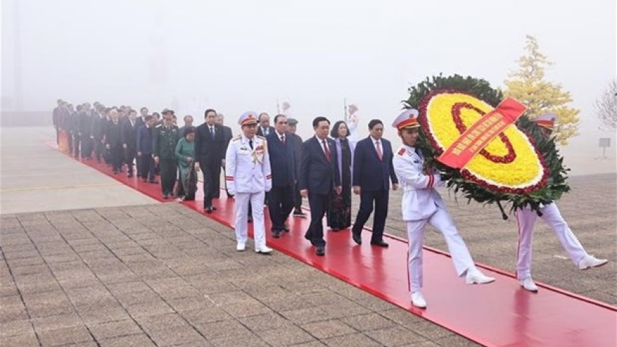 State leaders commemorate President Ho Chi Minh on Party’s 94th anniversary