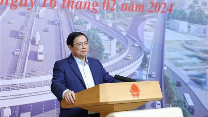 PM urges speeding up key transport projects