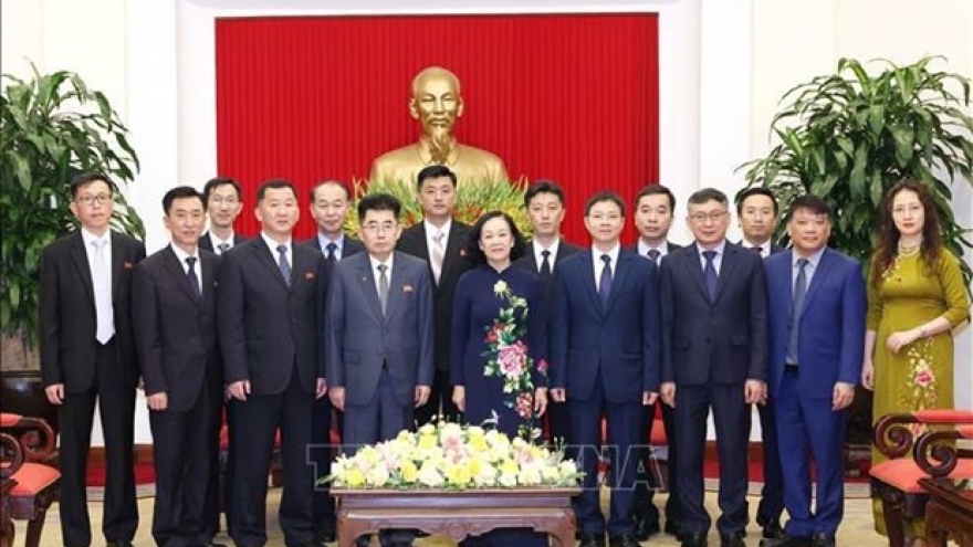 Senior Party official receives DPRK guest