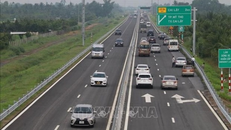 Government sets conditions for foreign motorised vehicles entering Vietnam