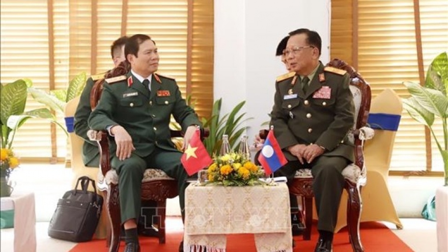 Vietnam strengthens defence cooperation with Laos, Cambodia