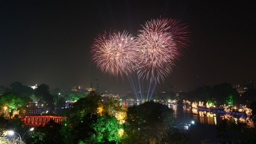 Fireworks to sparkle on Hanoi’s 70th Liberation Day